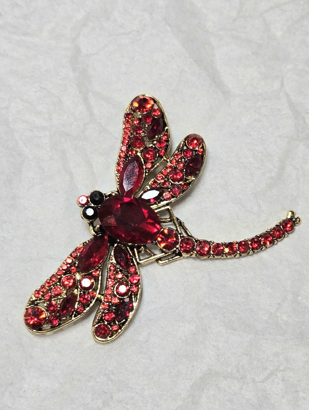 # 477 Aratta Dragonfly Brooch, Red